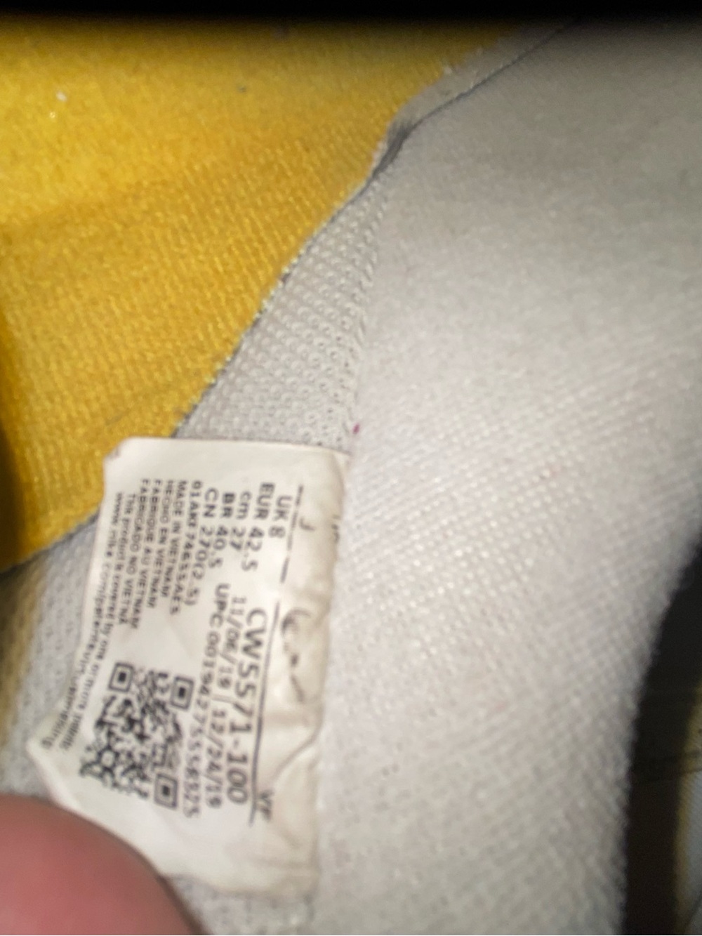 Nike 2019 White Air Force 1’s in Daisy color way. - Picture 6 of 6